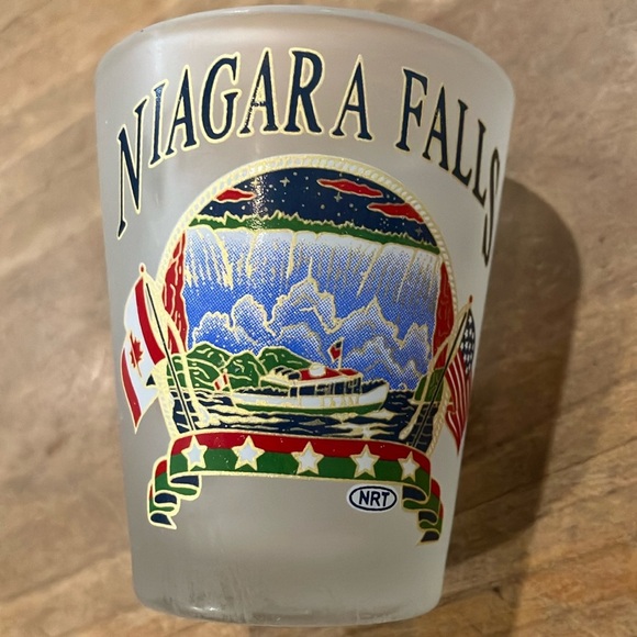 Collectible Niagara Falls boat Ontario Canada / USA Shot Glass - Picture 3 of 6